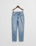 SEMI LIGHT BLUE, CROPPED SLIM STRETCH JEANS BY GANT AU.