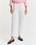 EGGSHELL, SLIM CROPPED WHITE JEANS, CLOSE-UP BY GANT AU.