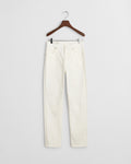 EGGSHELL, SLIM CROPPED WHITE JEANS, FLAT-LAY BY GANT AU.