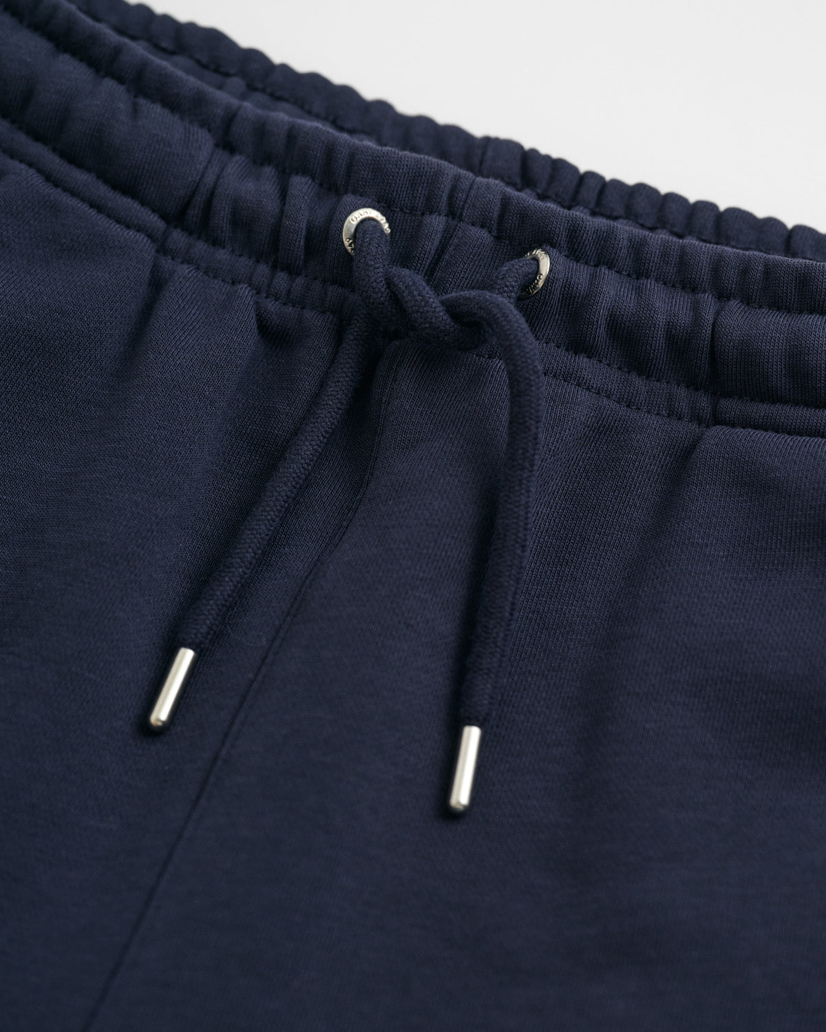 EVENING BLUE, REG SHIELD SHORTS, CLOSE-UP BY GANT AU.