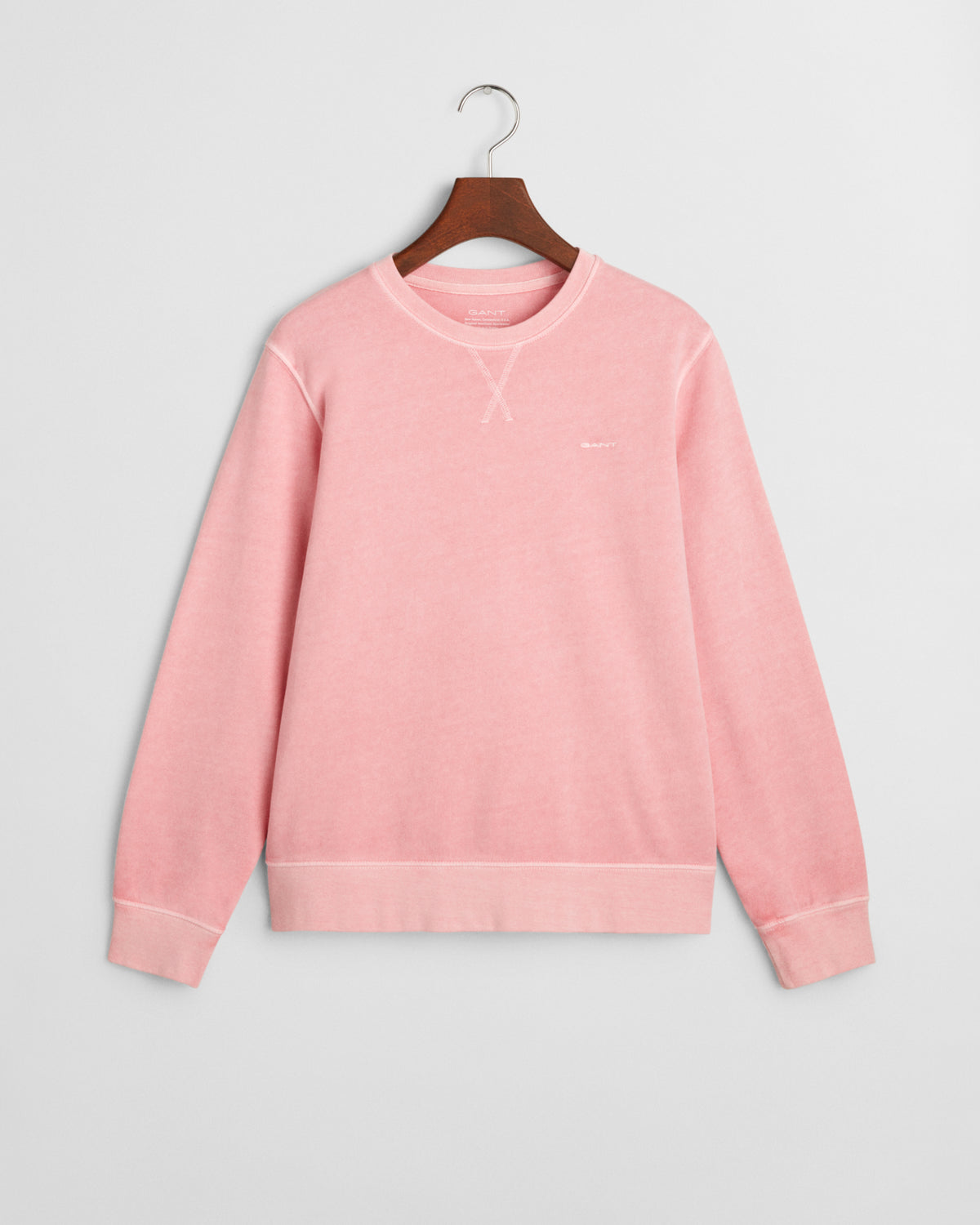GERANIUM PINK, REG SUNFADED C-NECK SWEAT BY GANT AU.