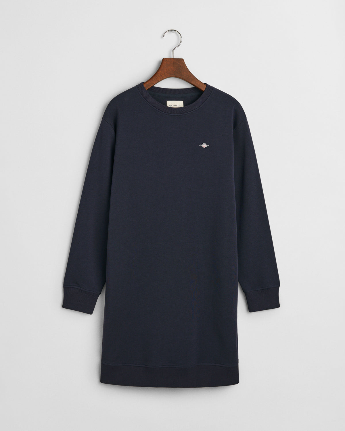 EVENING BLUE, SHIELD C-NECK SWEAT DRESS, FLAT-LAY BY GANT AU.