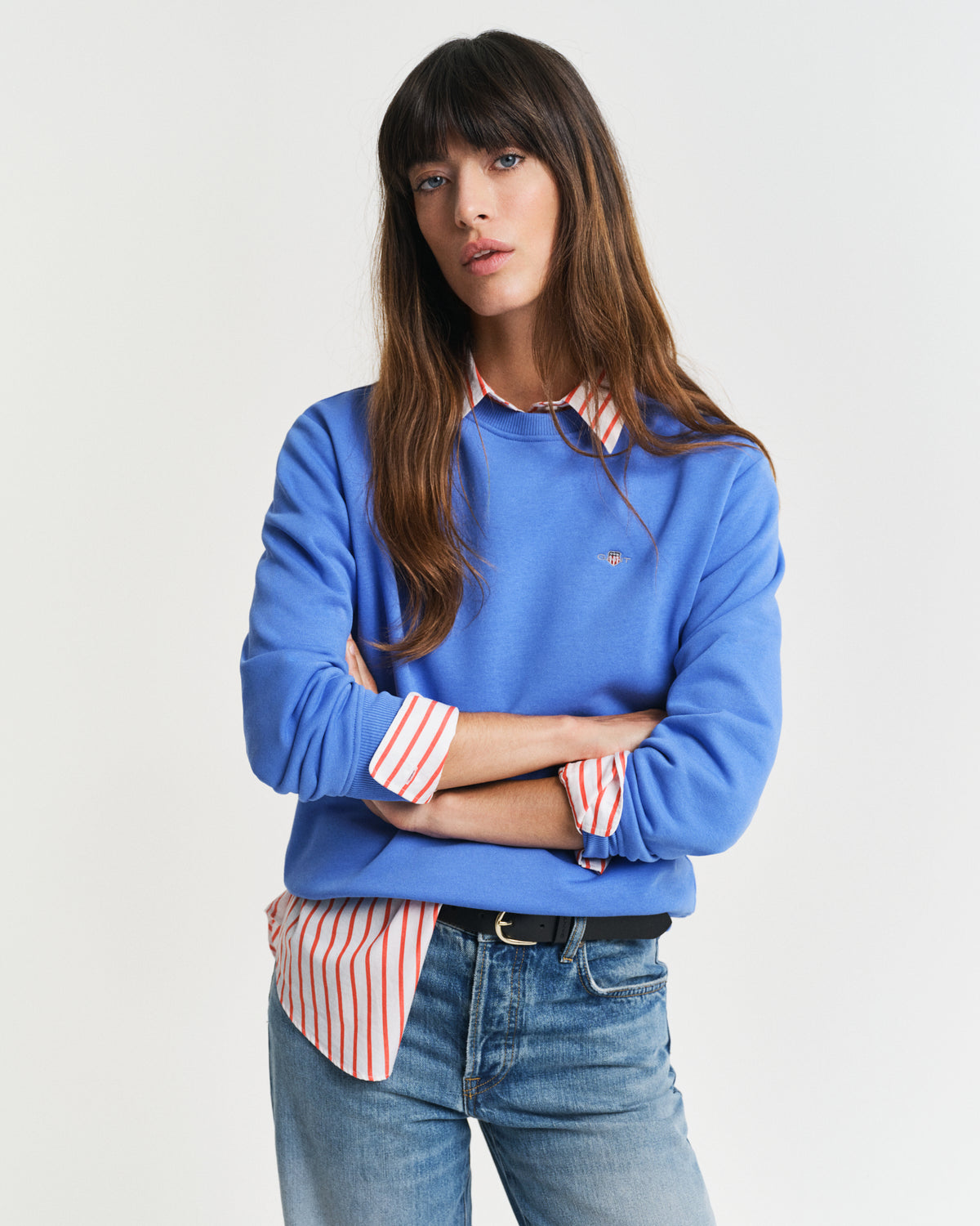 PERFECT BLUE, SHIELD C-NECK SWEAT, FRONT-VIEW BY GANT AU.