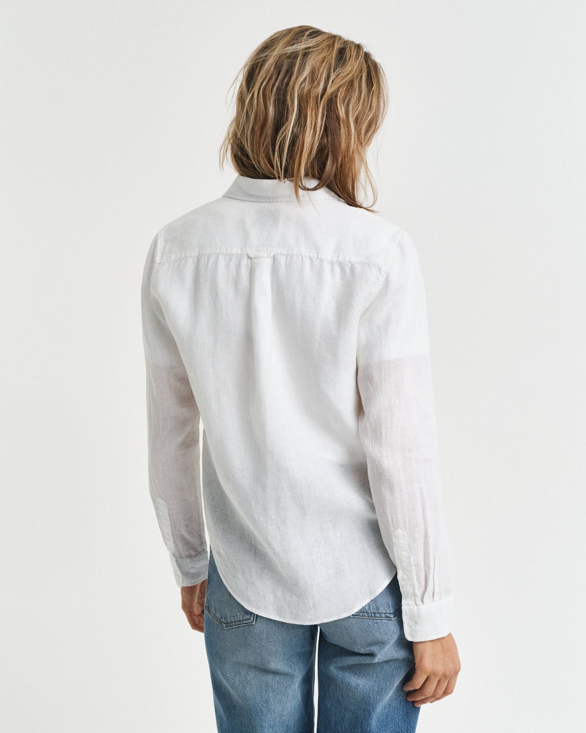 WHITE, REG LINEN SHIRT, BACK-VIEW BY GANT AU.