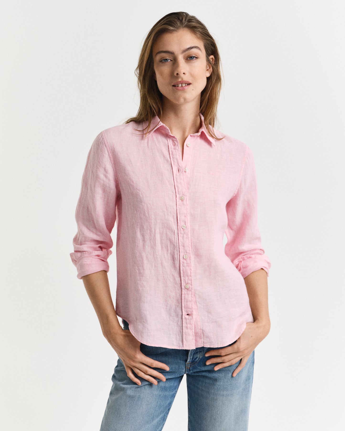 GERANIUM PINK, REG LINEN SHIRT, FRONT-VIEW BY GANT AU.