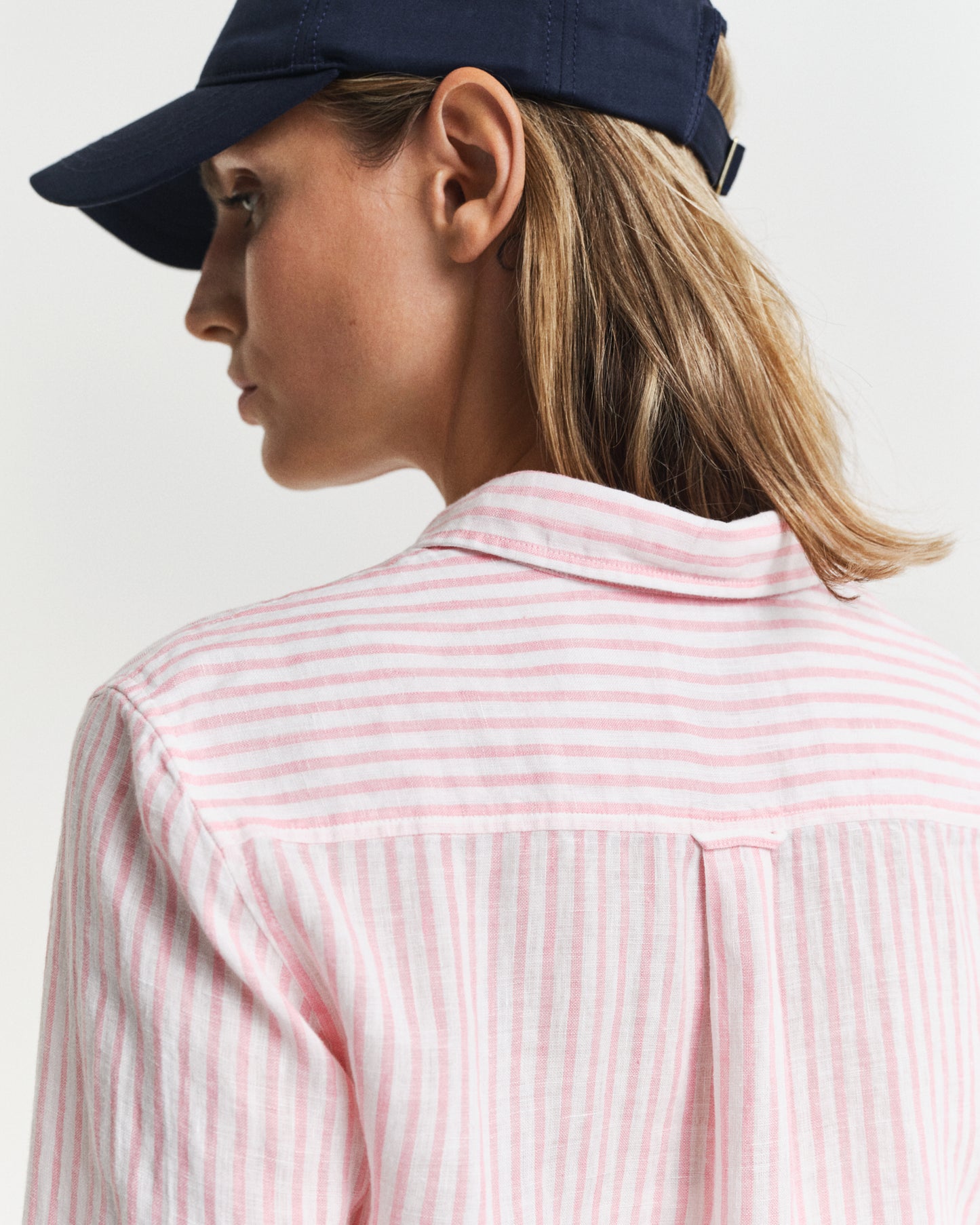 MODEL WEARING REG LINEN STRIPED SHIRT
