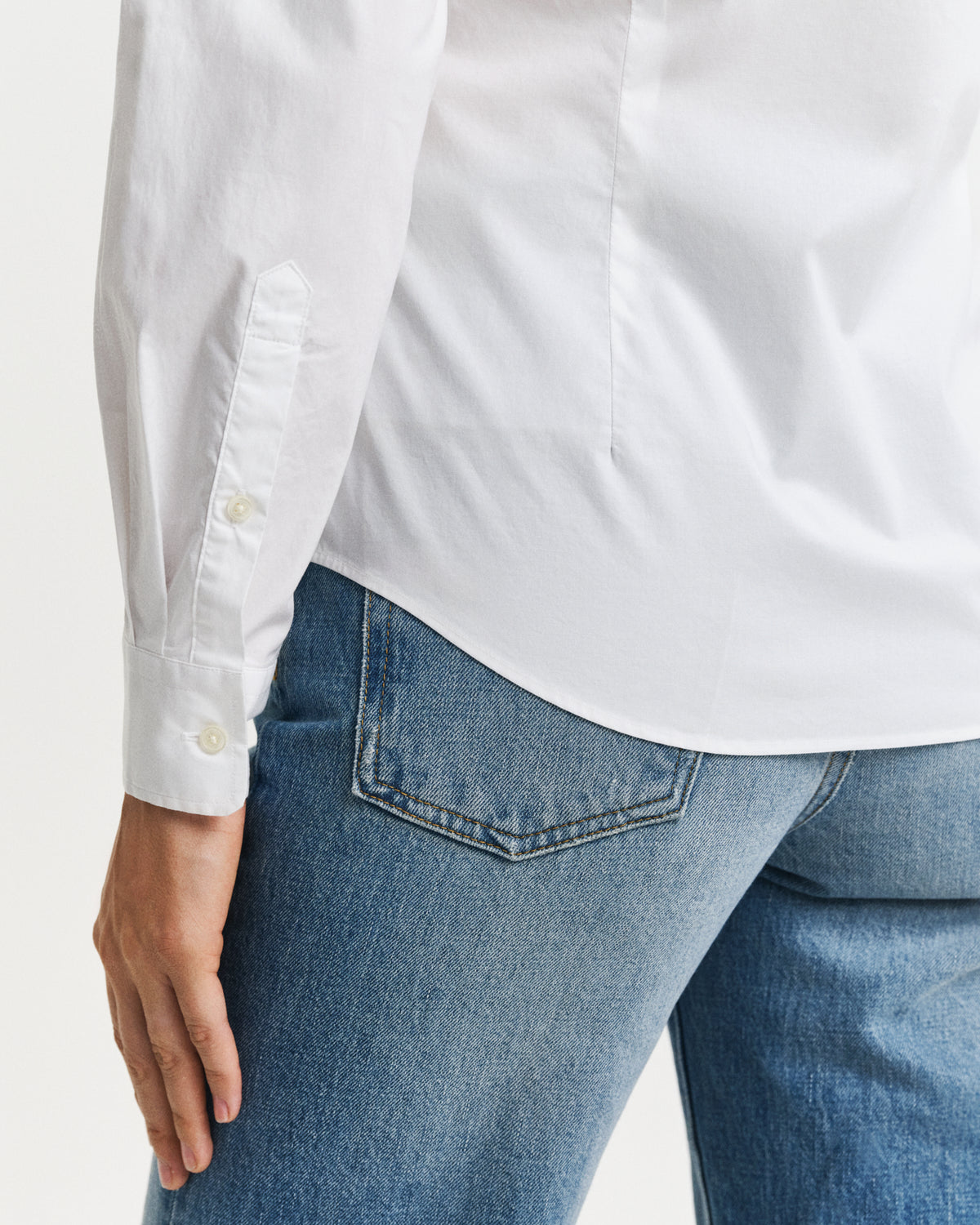 WHITE, SLIM POPLIN SOLID SHIRT, CLOSE-UP BY GANT AU.