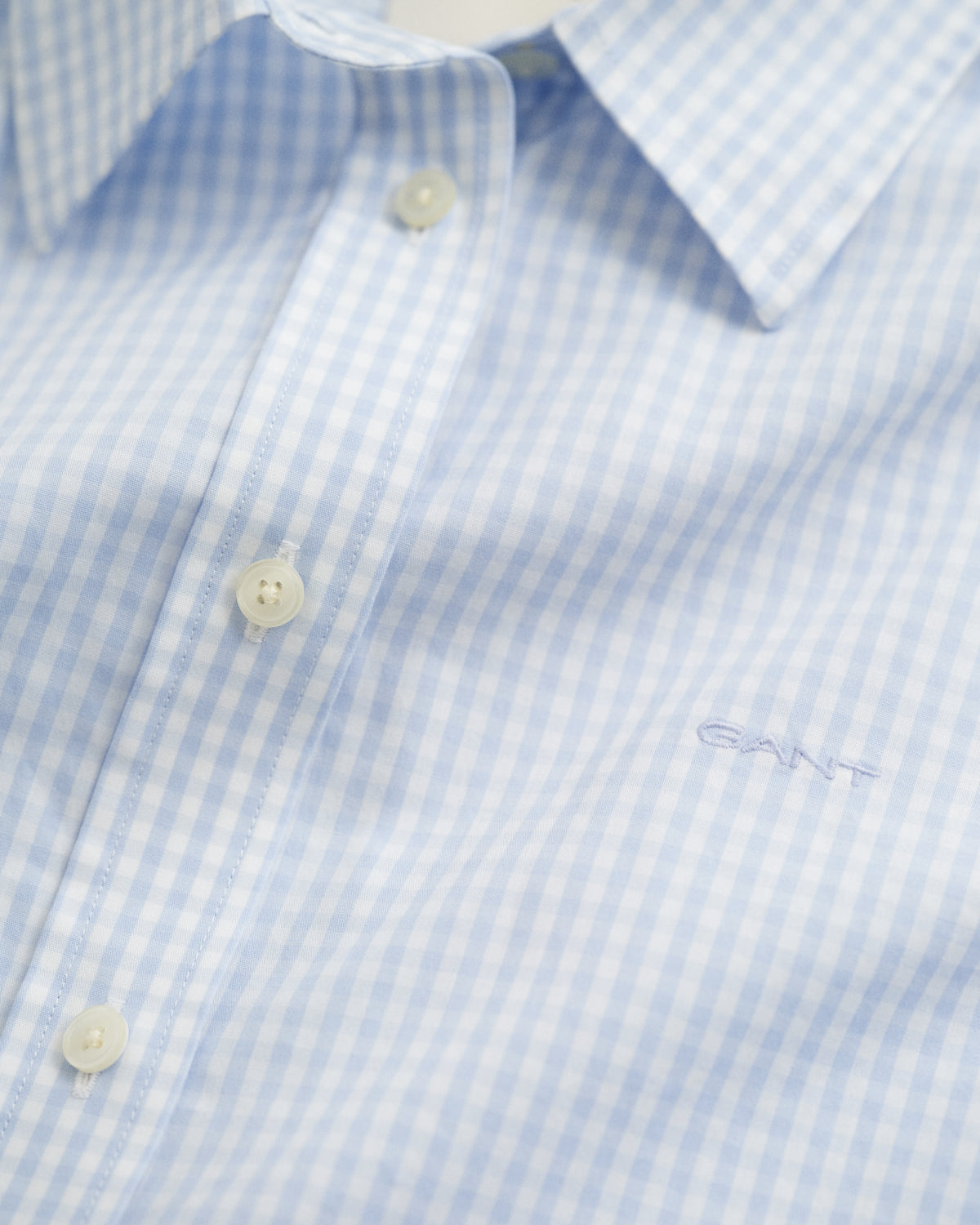 LIGHT BLUE, REG POPLIN GINGHAM SHIRT, FLAT-LAY BY GANT AU.