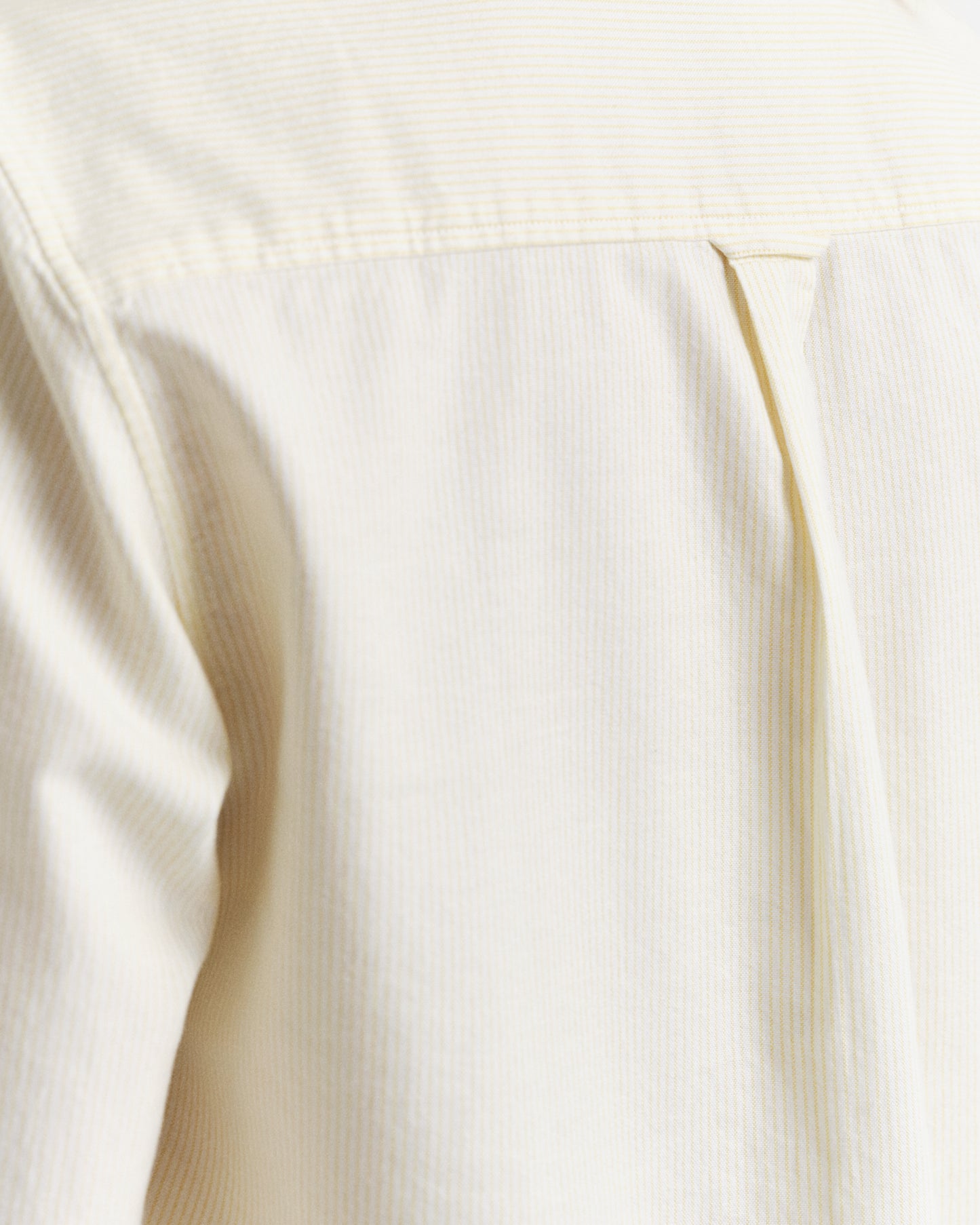 MODEL WEARING REG CLASSIC OXFORD STRIPED SHIRT