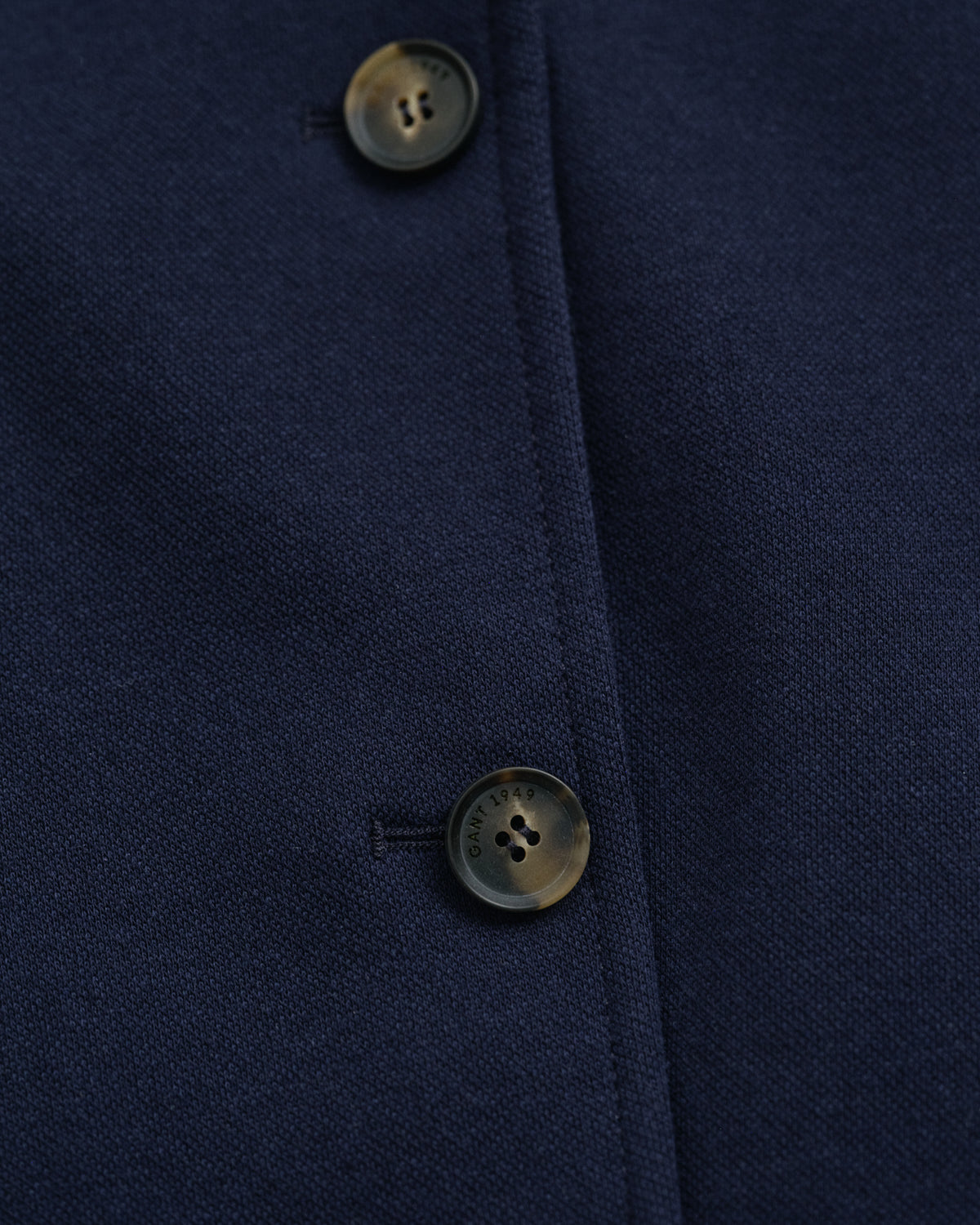 EVENING BLUE, SLIM PIQUE BLAZER, FLAT-LAY BY GANT AU.