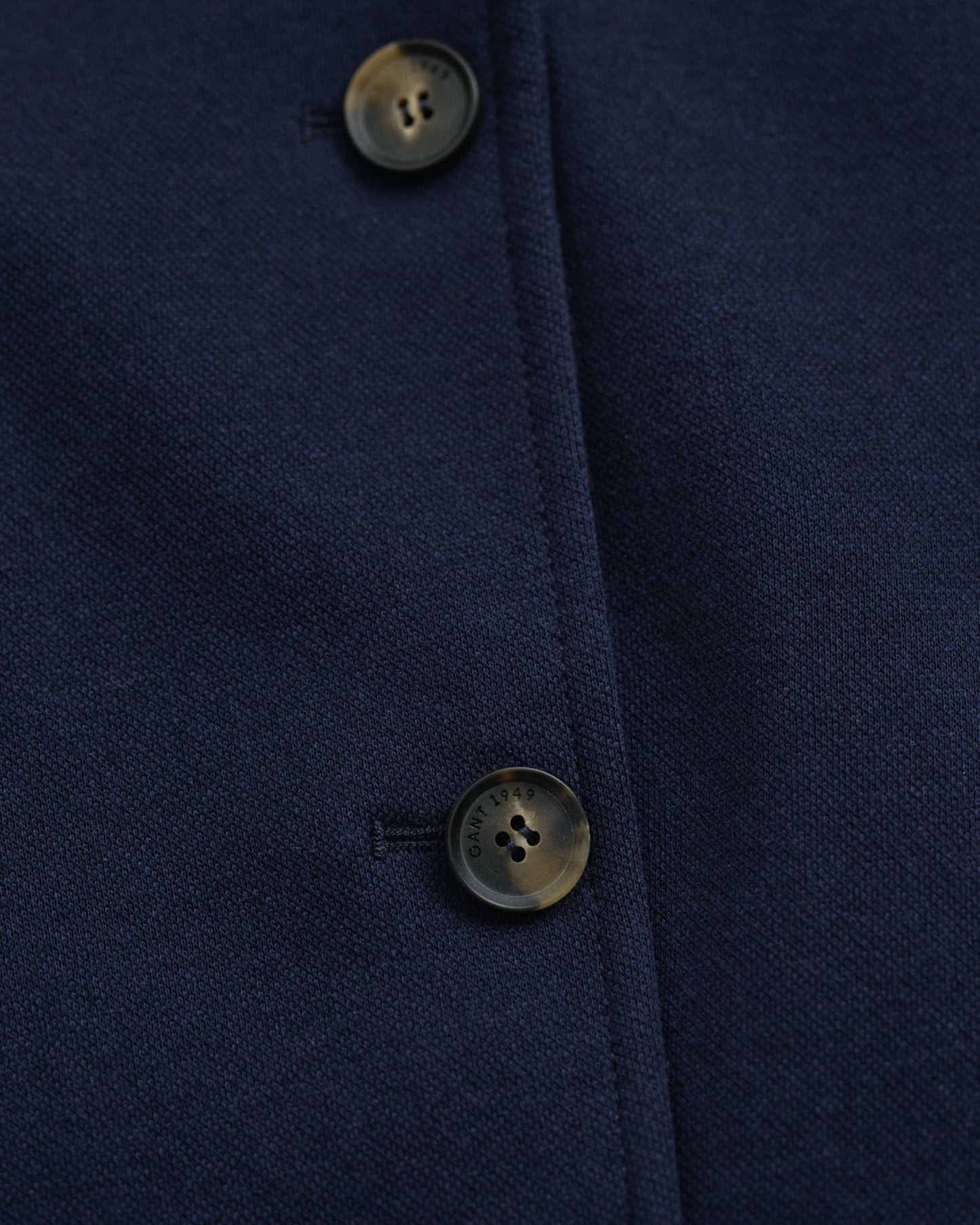 EVENING BLUE, SLIM PIQUE BLAZER, FLAT-LAY BY GANT AU.