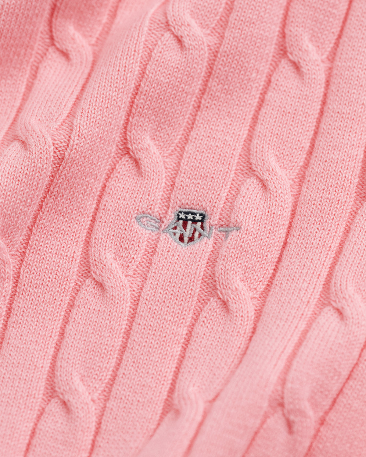 GERANIUM PINK, STRETCH COTTON CABLE C-NECK, CLOSE-UP BY GANT AU.