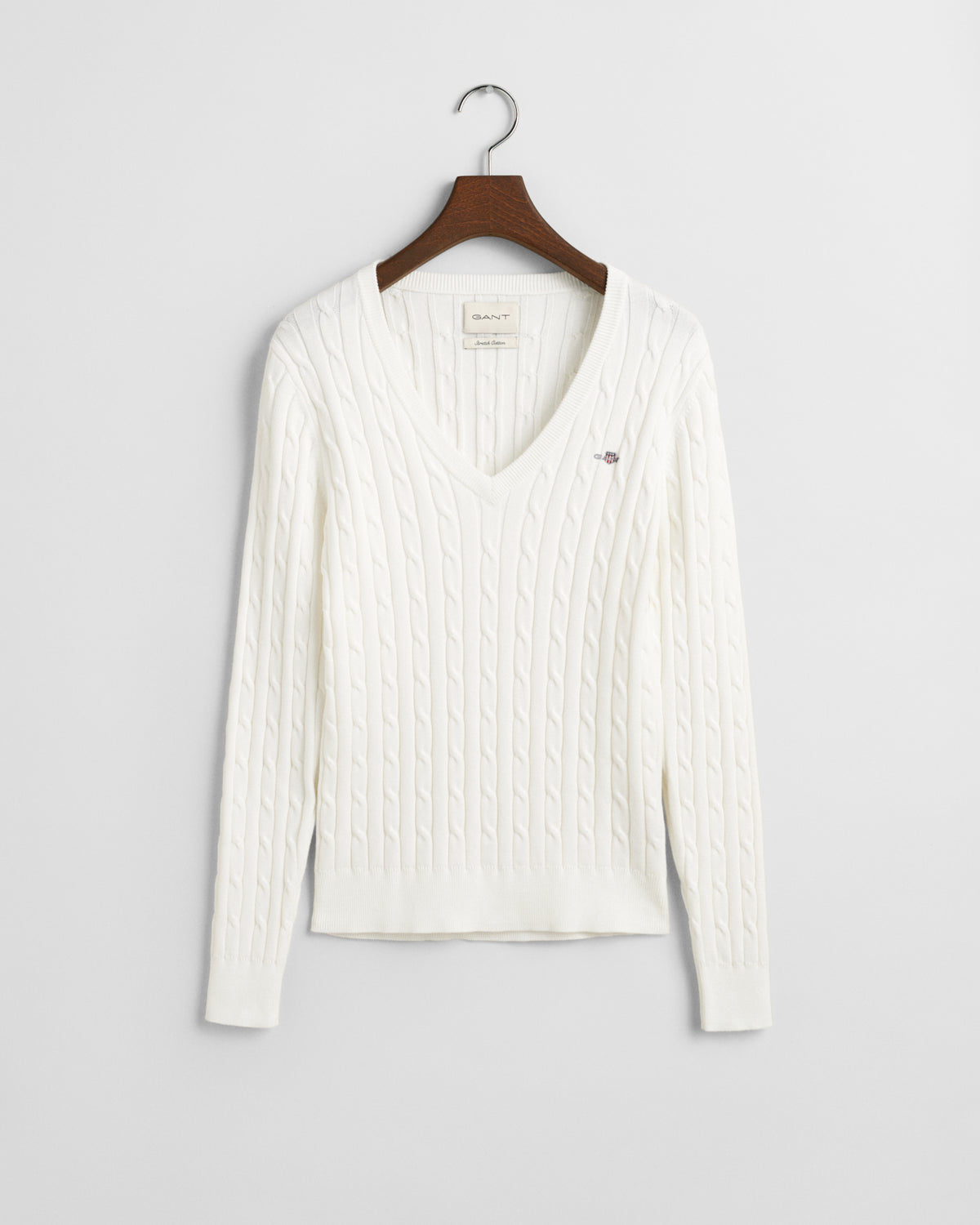 EGGSHELL, STRETCH COTTON CABLE V-NECK, FLAT-LAY BY GANT AU.