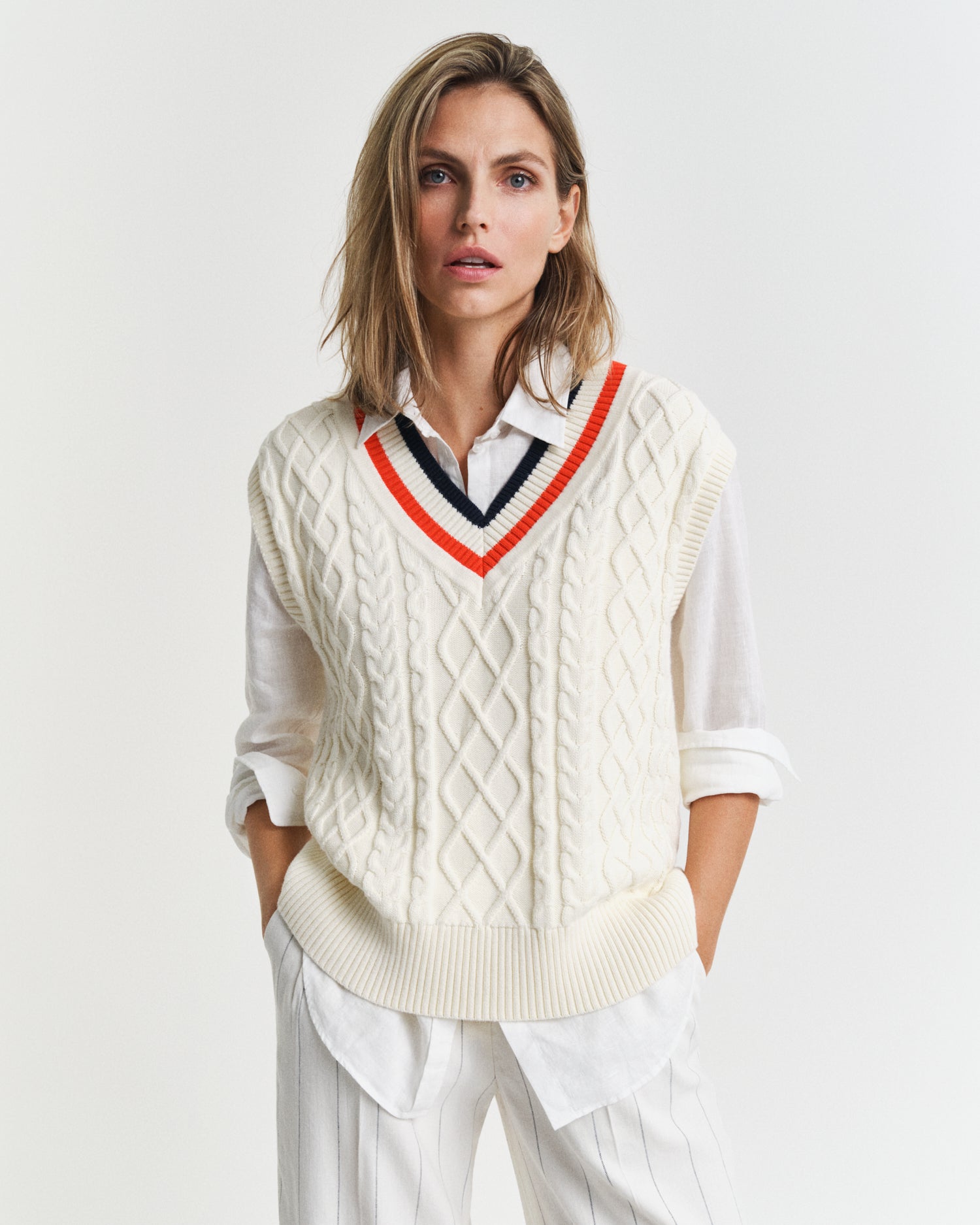 CREAM, CONTRAST CABLE V-NECK VEST, FRONT-VIEW BY GANT AU.