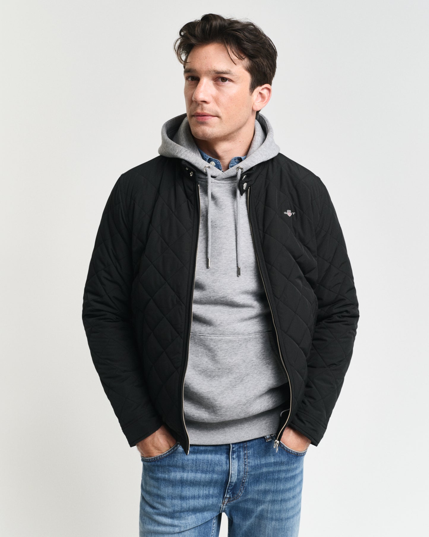BLACK, QUILTED WINDCHEATER, FRONT-VIEW BY GANT AU.