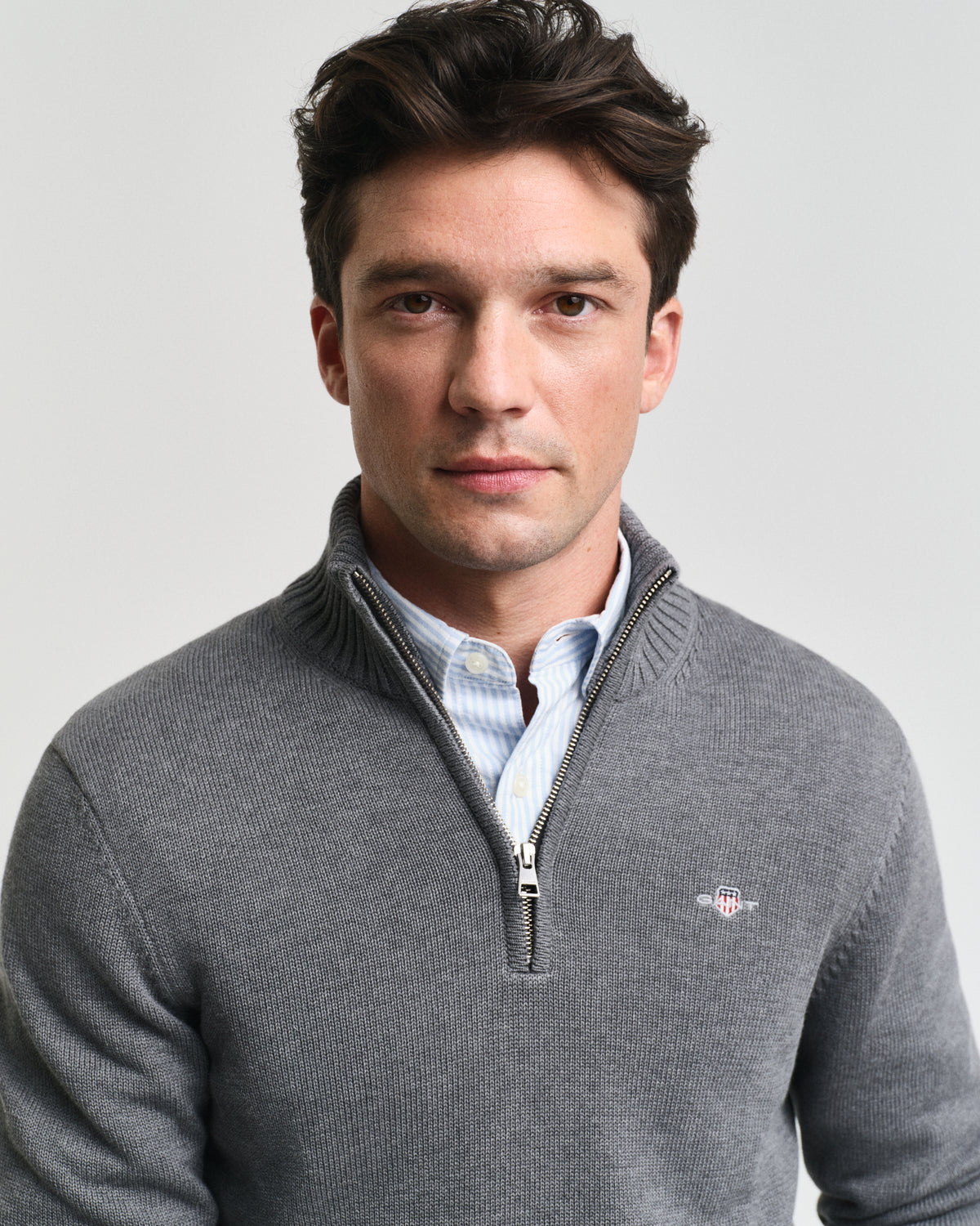 DARK GREY MELANGE, CASUAL COTTON HALF ZIP, CLOSE-UP BY GANT AU.