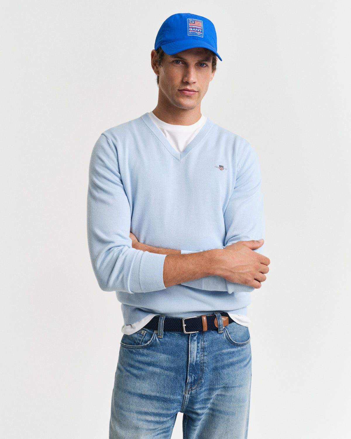 FRESH BLUE, CLASSIC COTTON V-NECK, FRONT-VIEW BY GANT AU.