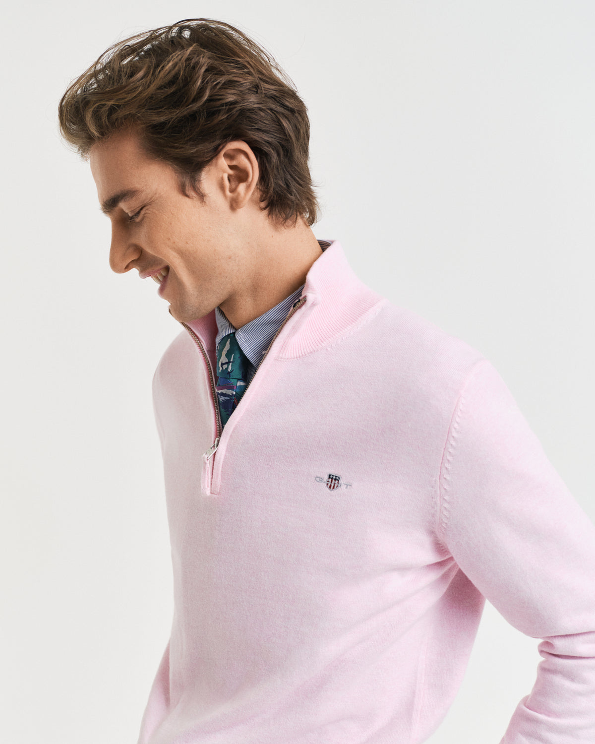 LIGHT PINK MELANGE, CLASSIC COTTON HALF ZIP, CLOSE-UP BY GANT AU.