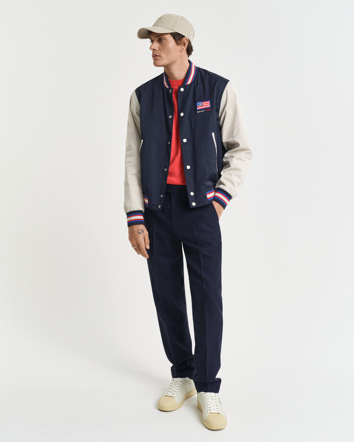 BRICK RED, LINEN BLEND C-NECK BY GANT AU.