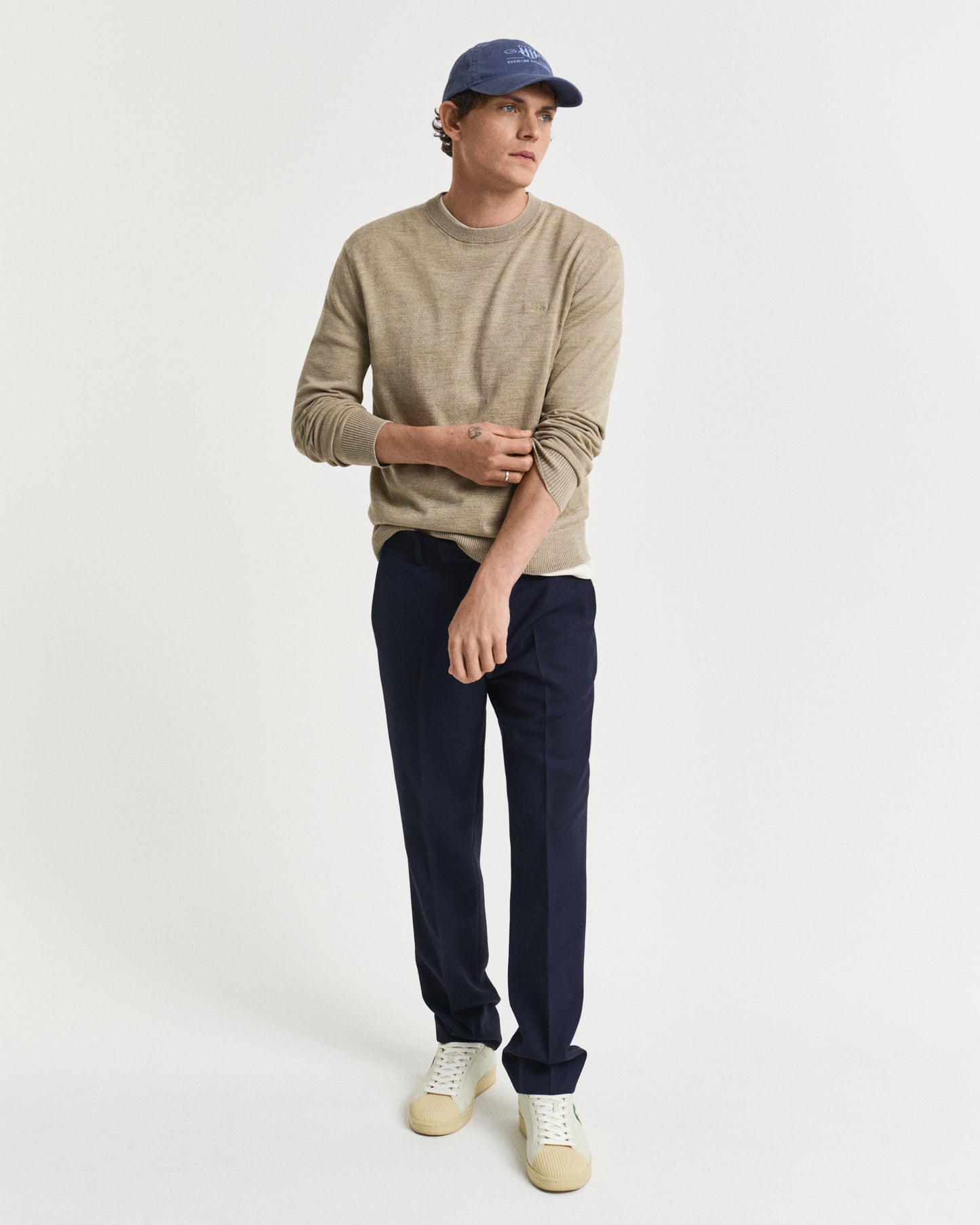 DRY SAND, SUNFADED C-NECK BY GANT AU.