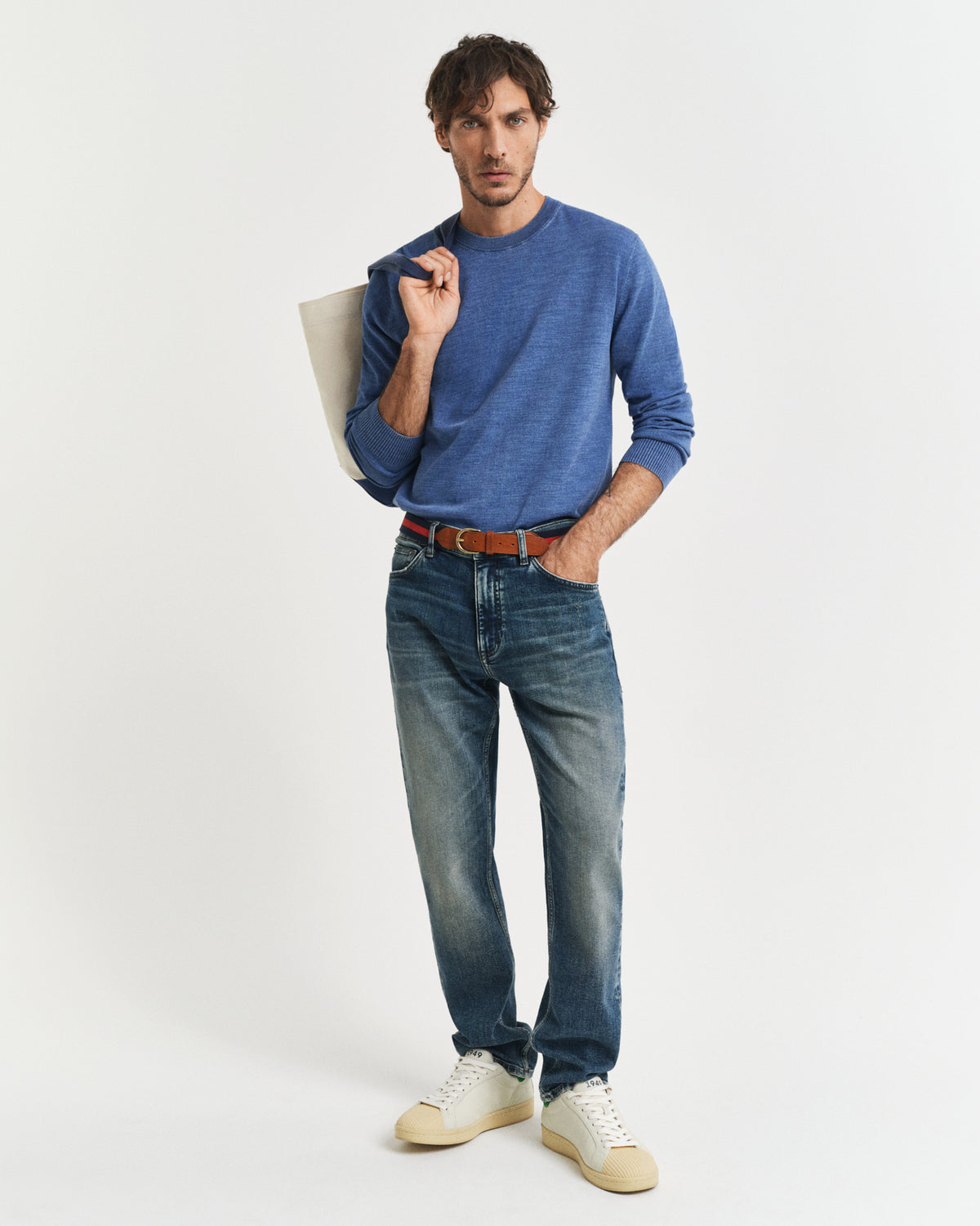 PERSIAN BLUE, SUNFADED C-NECK BY GANT AU.