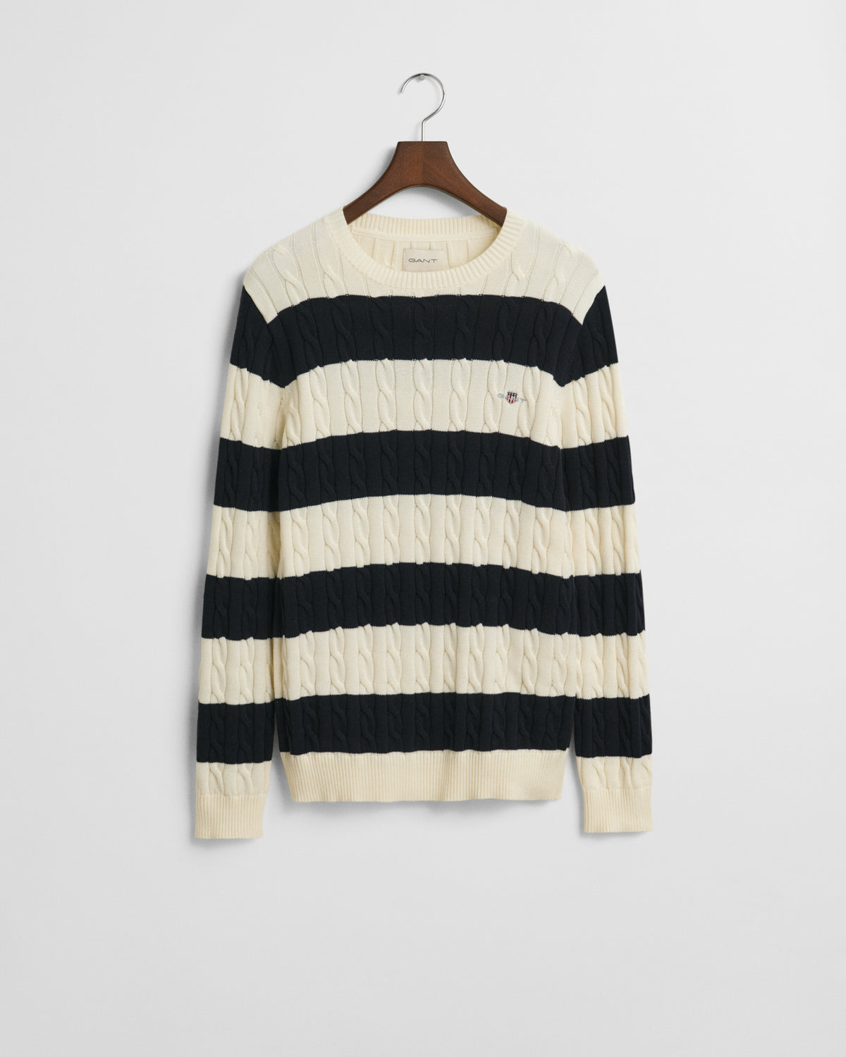 EVENING BLUE, STRIPED COTTON CABLE C-NECK, FLAT-LAY BY GANT AU.
