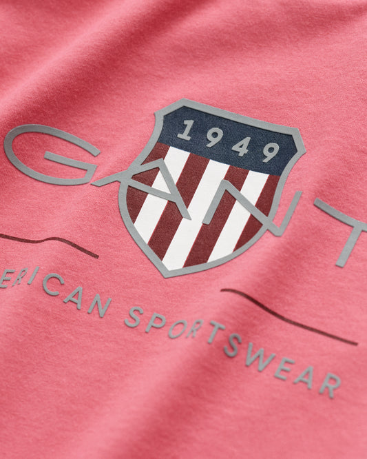 BLUSH PINK, ARCHIVE SHIELD SS T-SHIRT, CLOSE-UP BY GANT AU.