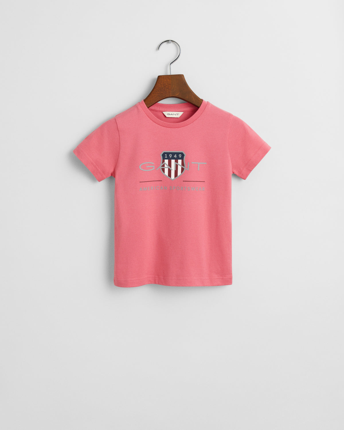 BLUSH PINK, ARCHIVE SHIELD SS T-SHIRT BY GANT AU.