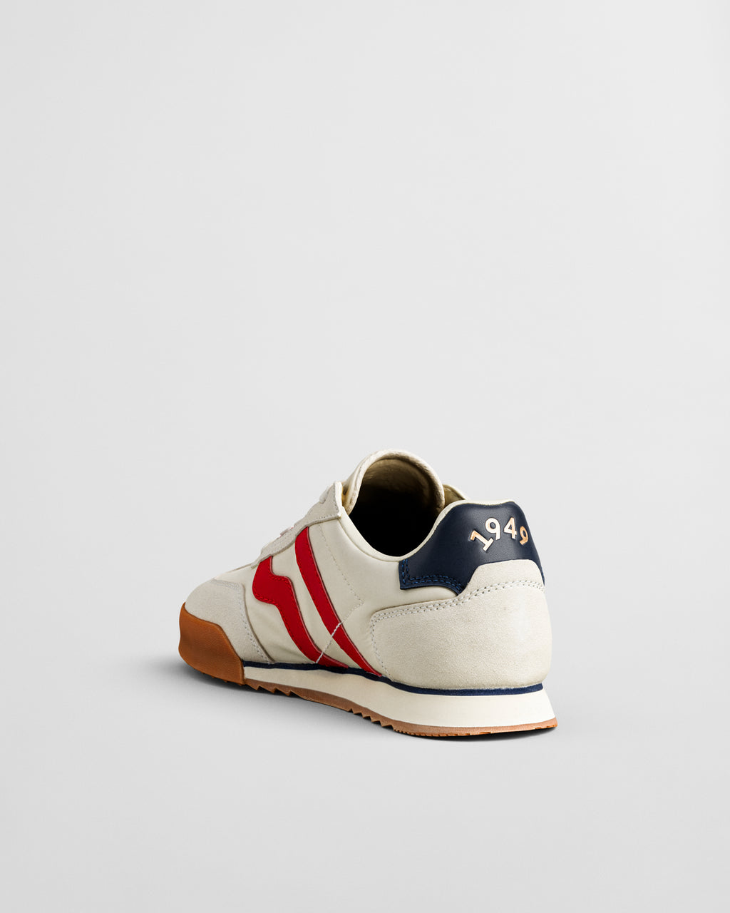 RUBY RED, BAYLLE, CLOSE-UP BY GANT AU.