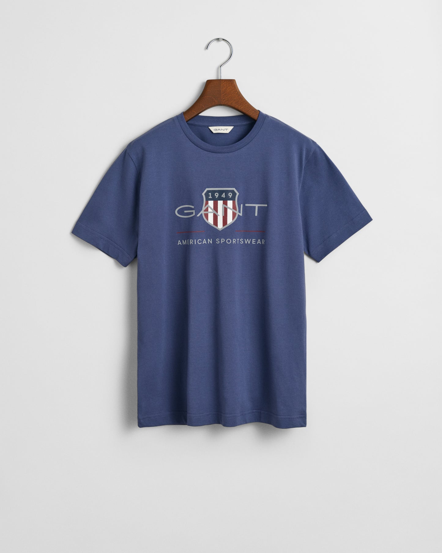 DUSTY NAVY, ARCHIVE SHIELD SS T-SHIRT BY GANT AU.