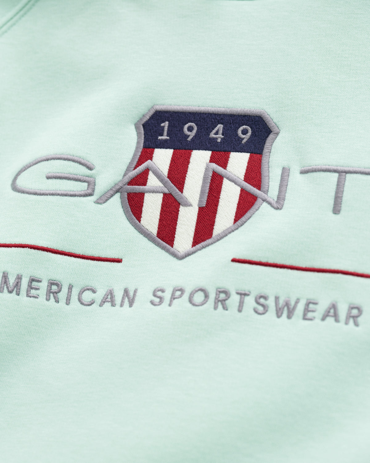 FADED MINT, ARCHIVE SHIELD HOODIE, CLOSE-UP BY GANT AU.
