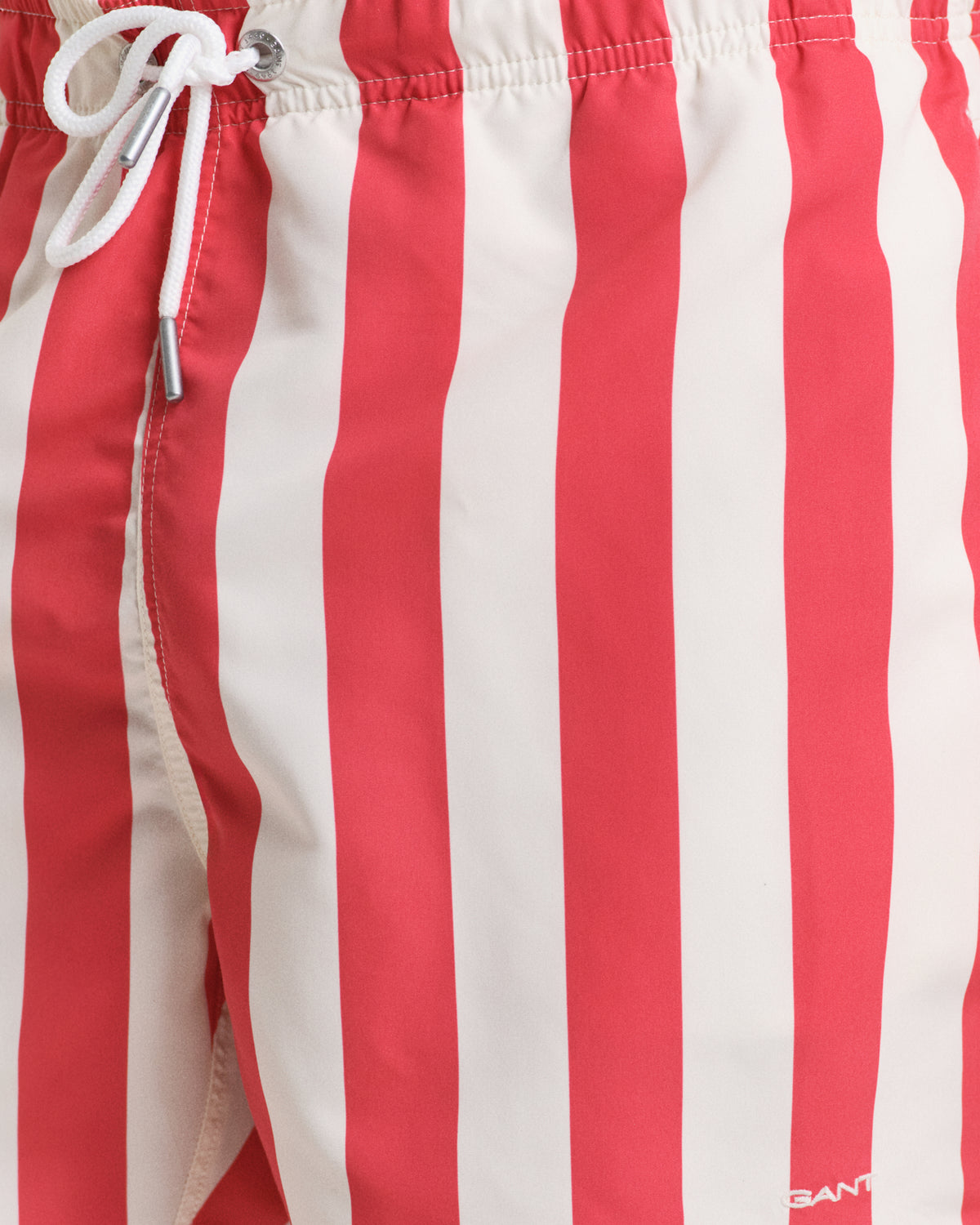 WATERMELON RED, BLOCK STRIPE SWIM SHORTS, CLOSE-UP BY GANT AU.