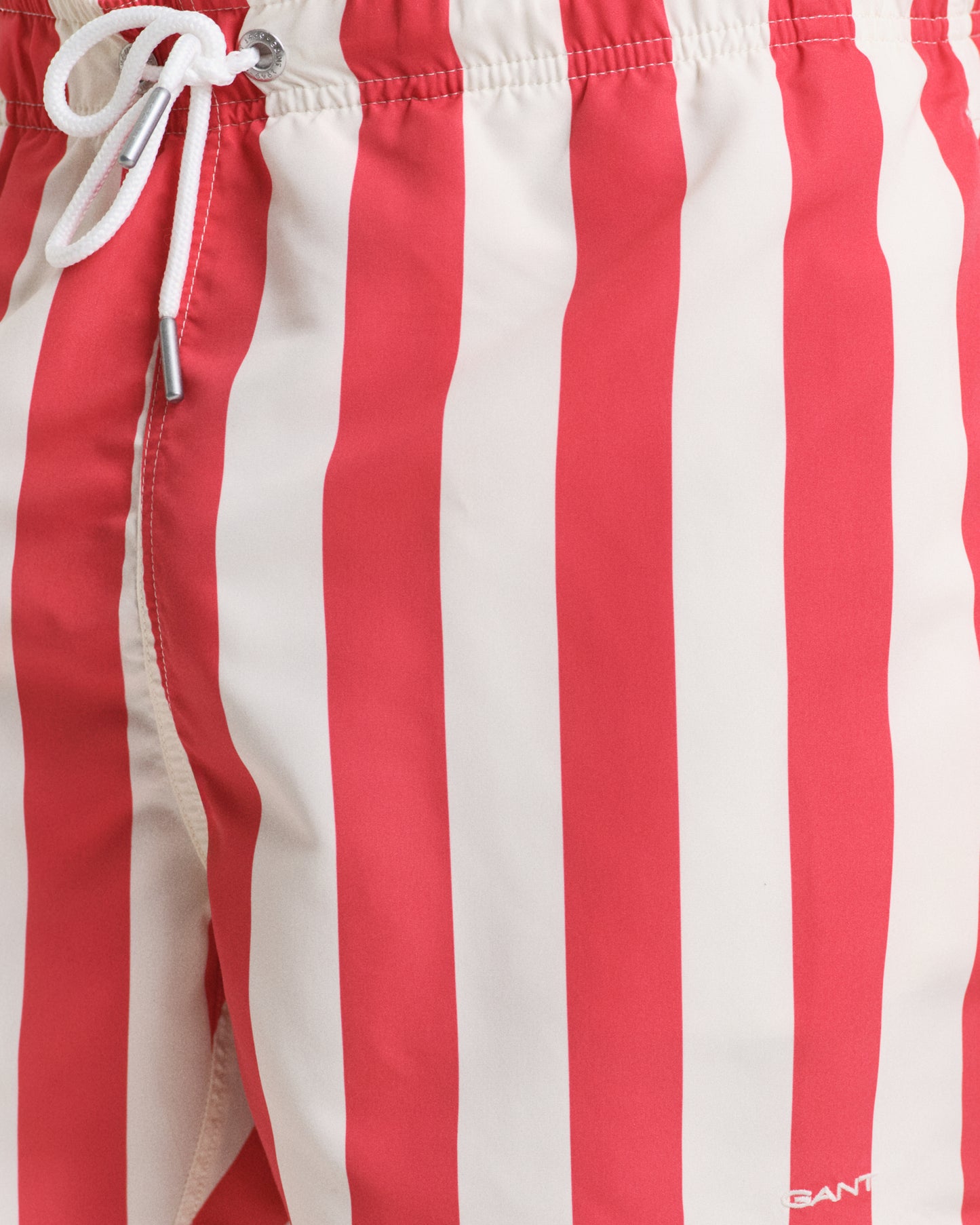 WATERMELON RED, BLOCK STRIPE SWIM SHORTS, CLOSE-UP BY GANT AU.
