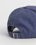 DUSTY NAVY, TONAL ARCHIVE SHIELD CAP, CLOSE-UP BY GANT AU.