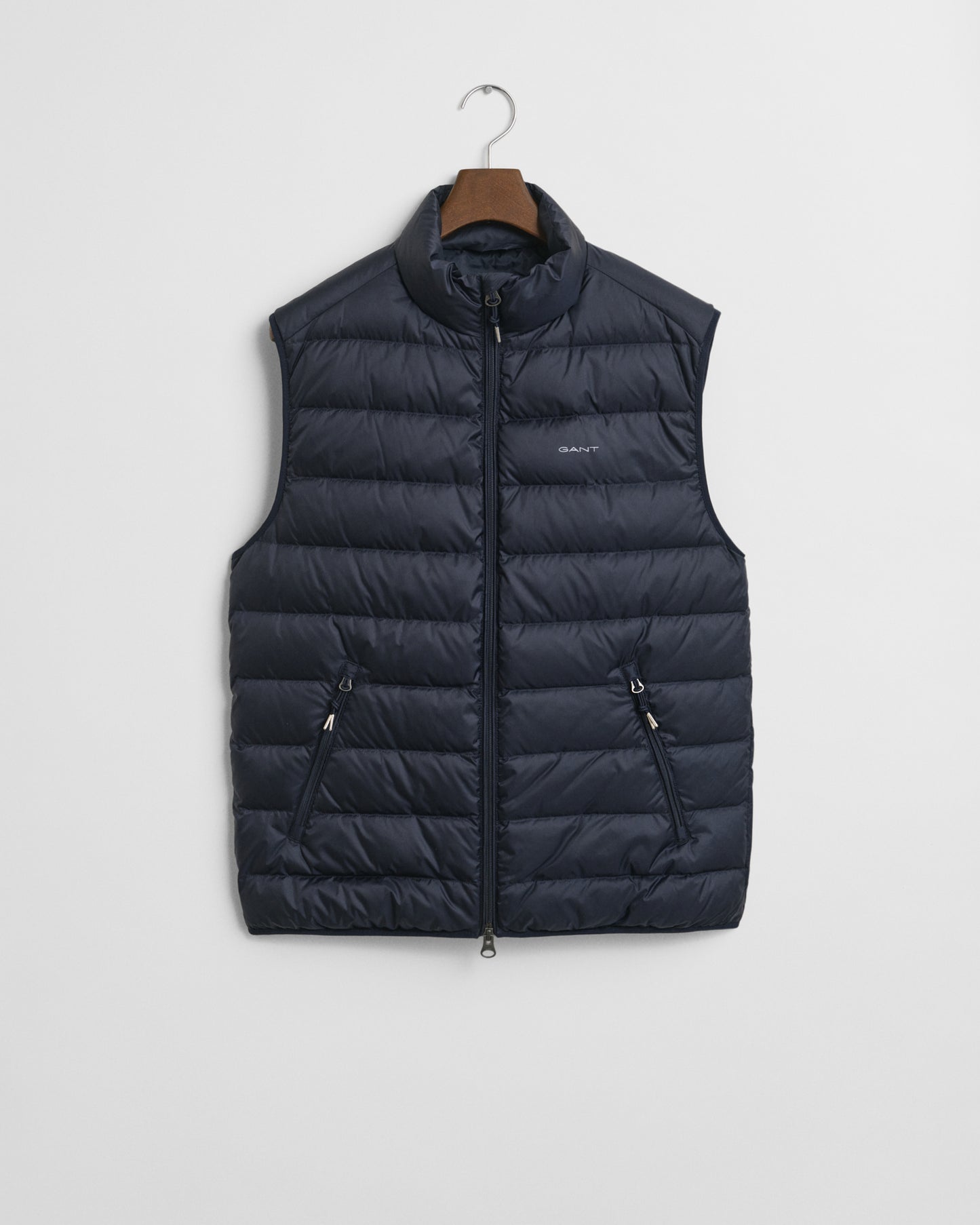 EVENING BLUE, LIGHT DOWN VEST, FLAT-LAY BY GANT AU.