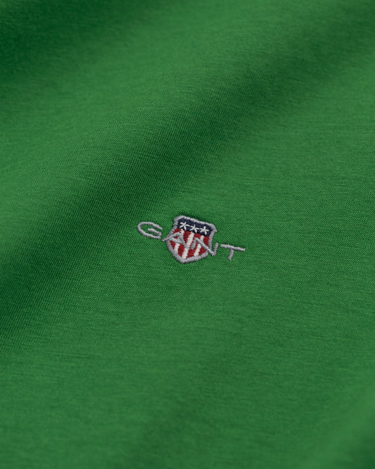 GRASS GREEN, REG SHIELD SS T-SHIRT, CLOSE-UP BY GANT AU.