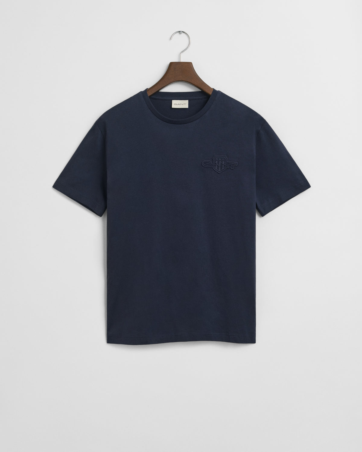 EVENING BLUE, REG TONAL SHIELD SS T-SHIRT BY GANT AU.