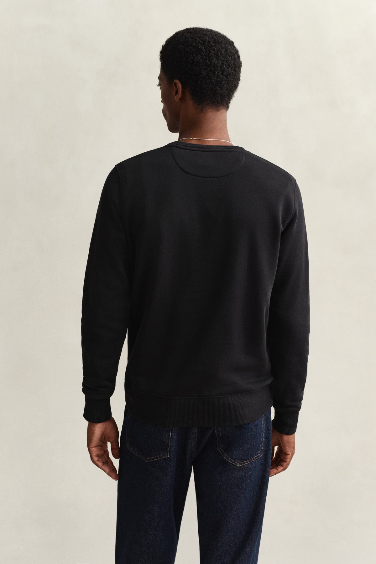 BLACK, REG SHIELD C-NECK SWEAT, BACK-VIEW BY GANT AU.