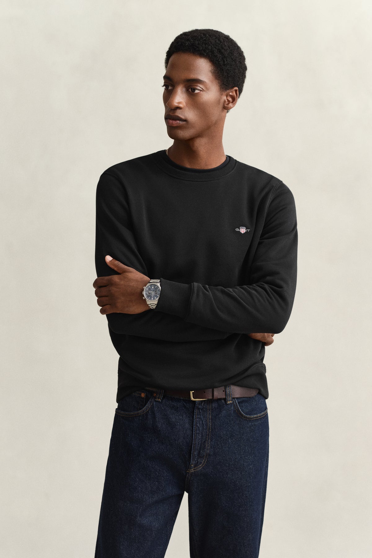 BLACK, REG SHIELD C-NECK SWEAT, FRONT-VIEW BY GANT AU.