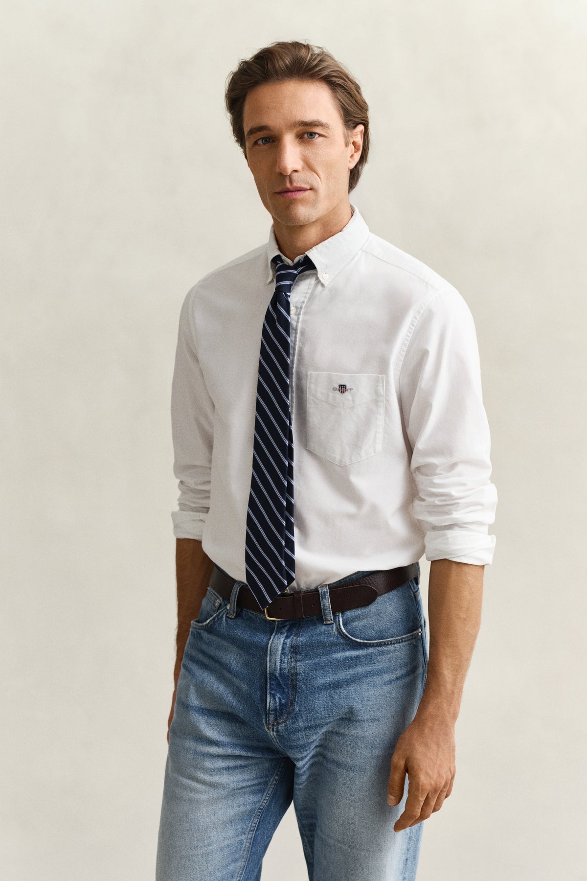 WHITE, REG CLASSIC OXFORD SHIRT, FRONT-VIEW BY GANT AU.