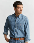 SEMI LIGHT BLUE WORN IN, REG DENIM SHIRT, CLOSE-UP BY GANT AU.