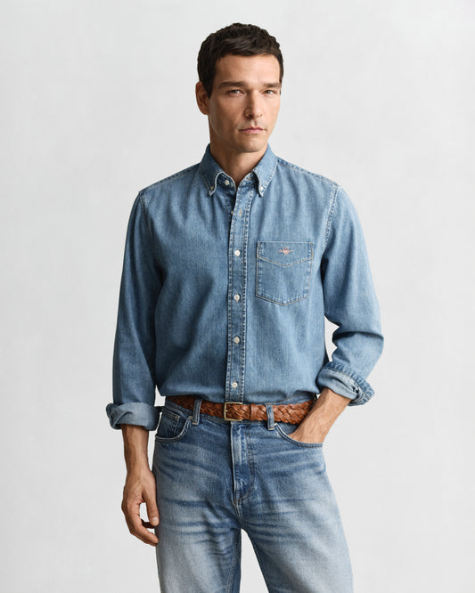 SEMI LIGHT BLUE WORN IN, REG DENIM SHIRT, FRONT-VIEW BY GANT AU.