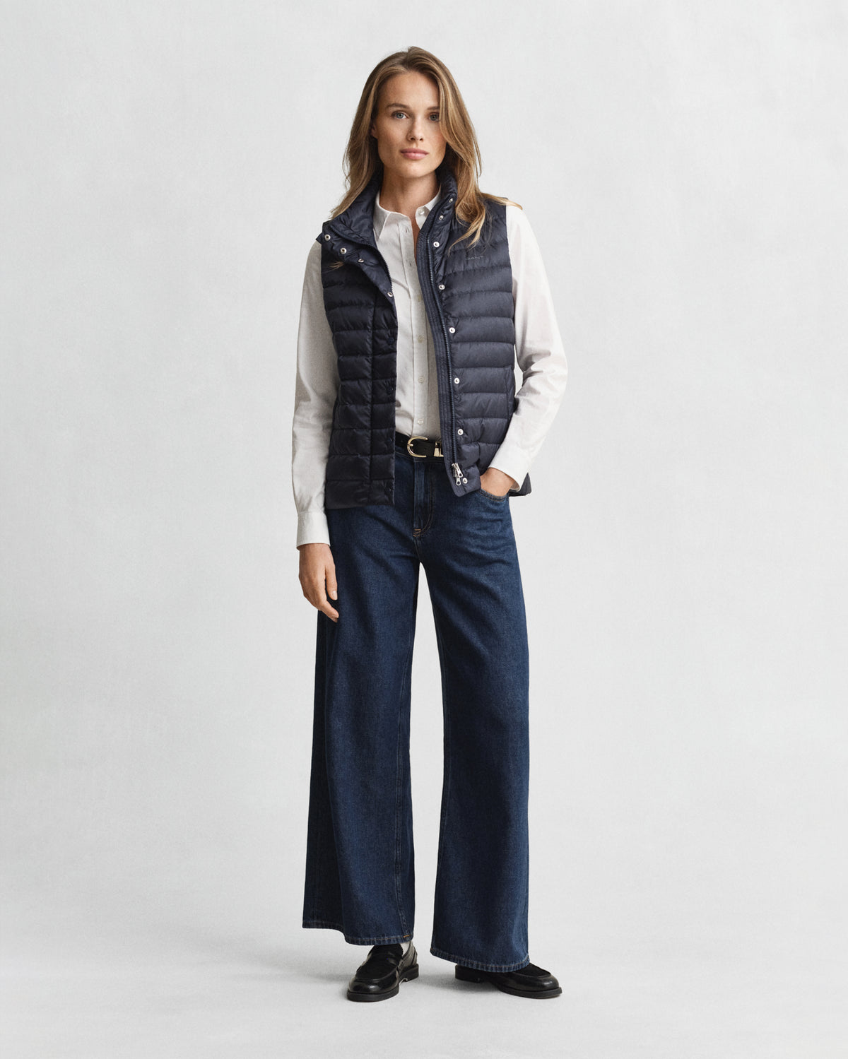 EVENING BLUE, LIGHT DOWN VEST BY GANT AU.