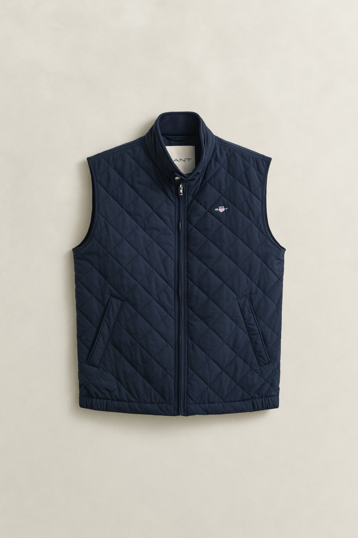 EVENING BLUE, QUILTED WINDCHEATER VEST, FLAT-LAY BY GANT AU.