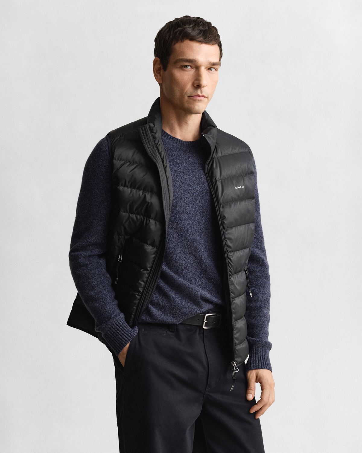 BLACK, LIGHT DOWN VEST, FRONT-VIEW BY GANT AU.