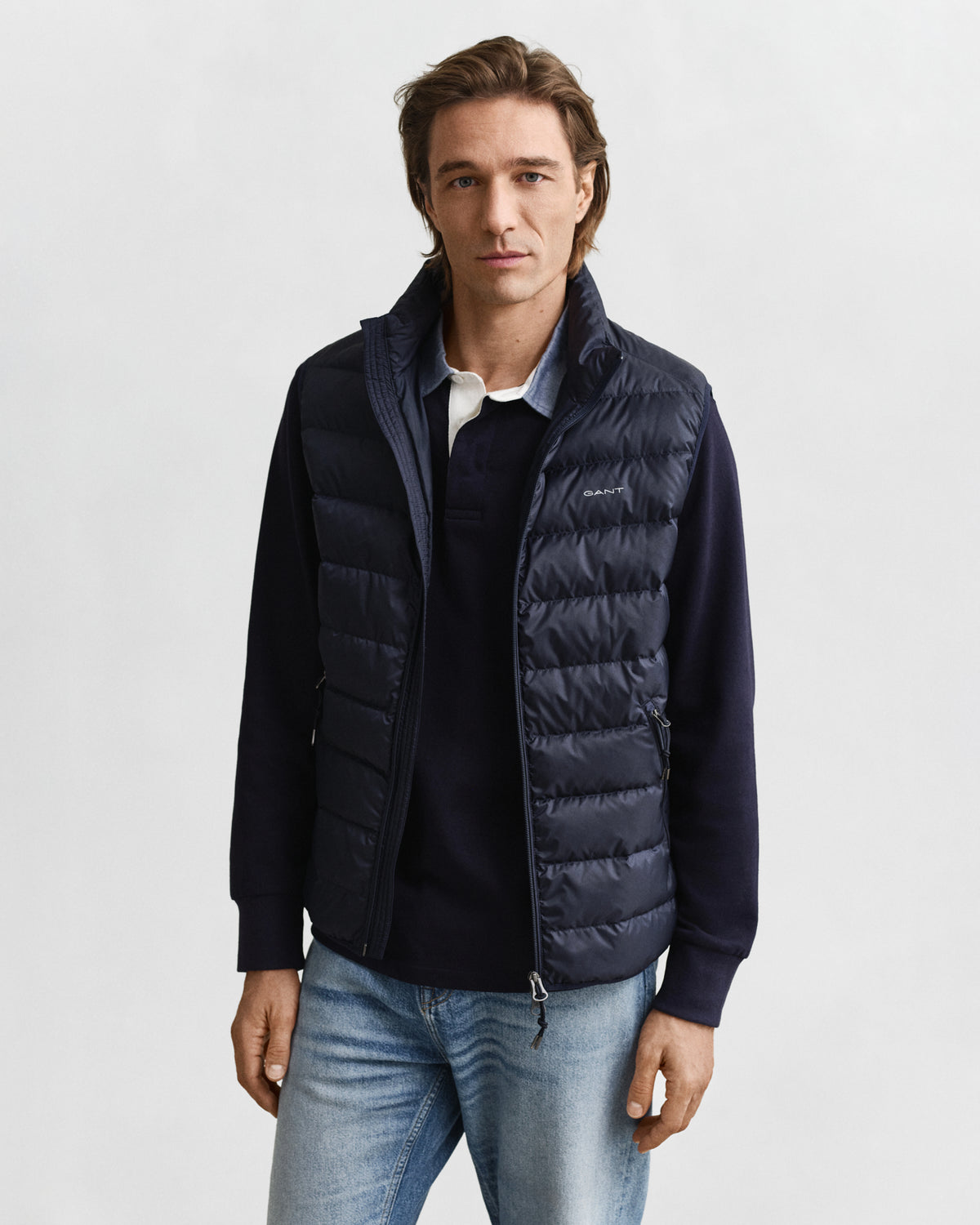 EVENING BLUE, LIGHT DOWN VEST, FRONT-VIEW BY GANT AU.