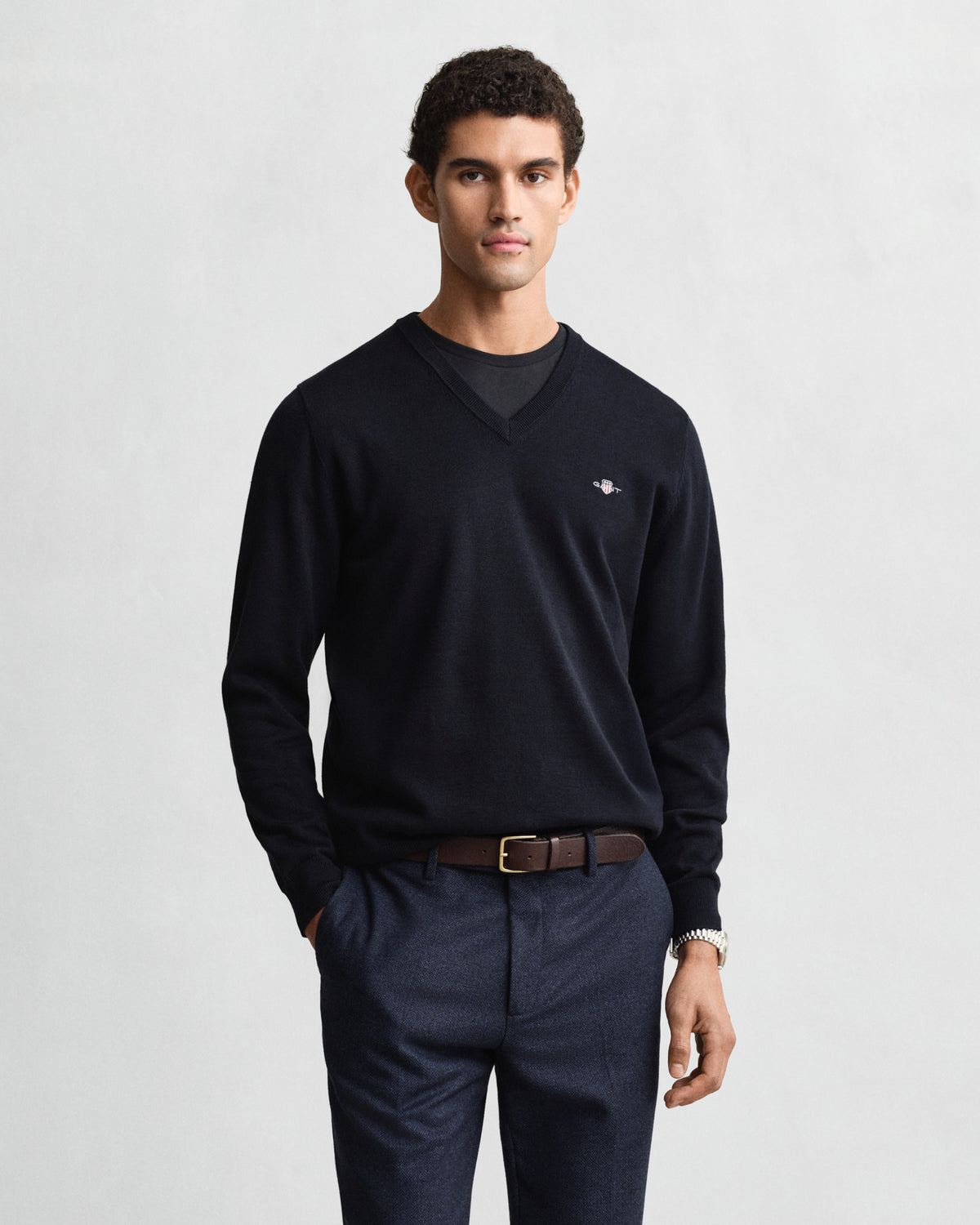 EVENING BLUE, CLASSIC COTTON V-NECK, FRONT-VIEW BY GANT AU.