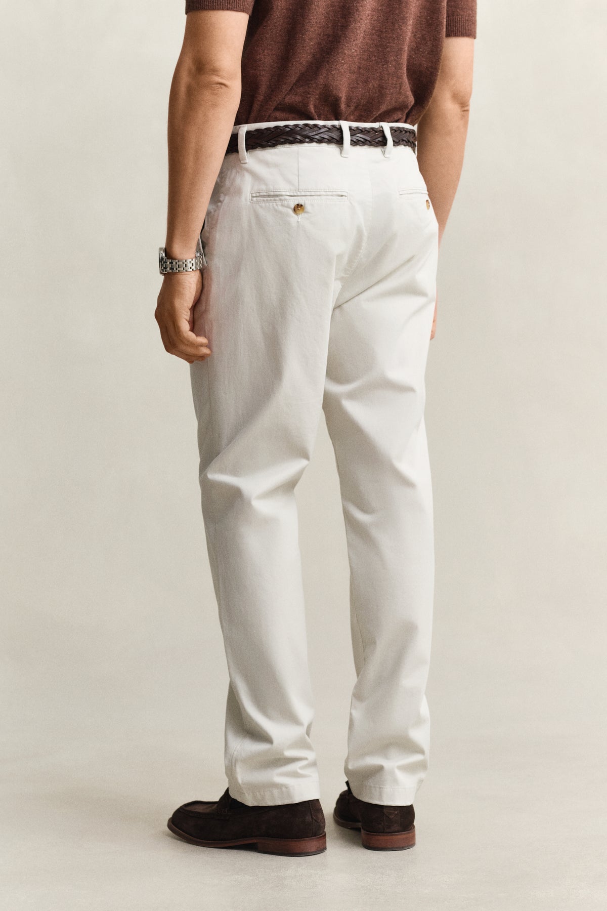 SAND, Classic Regular Chinos, BACK-VIEW BY GANT AU.