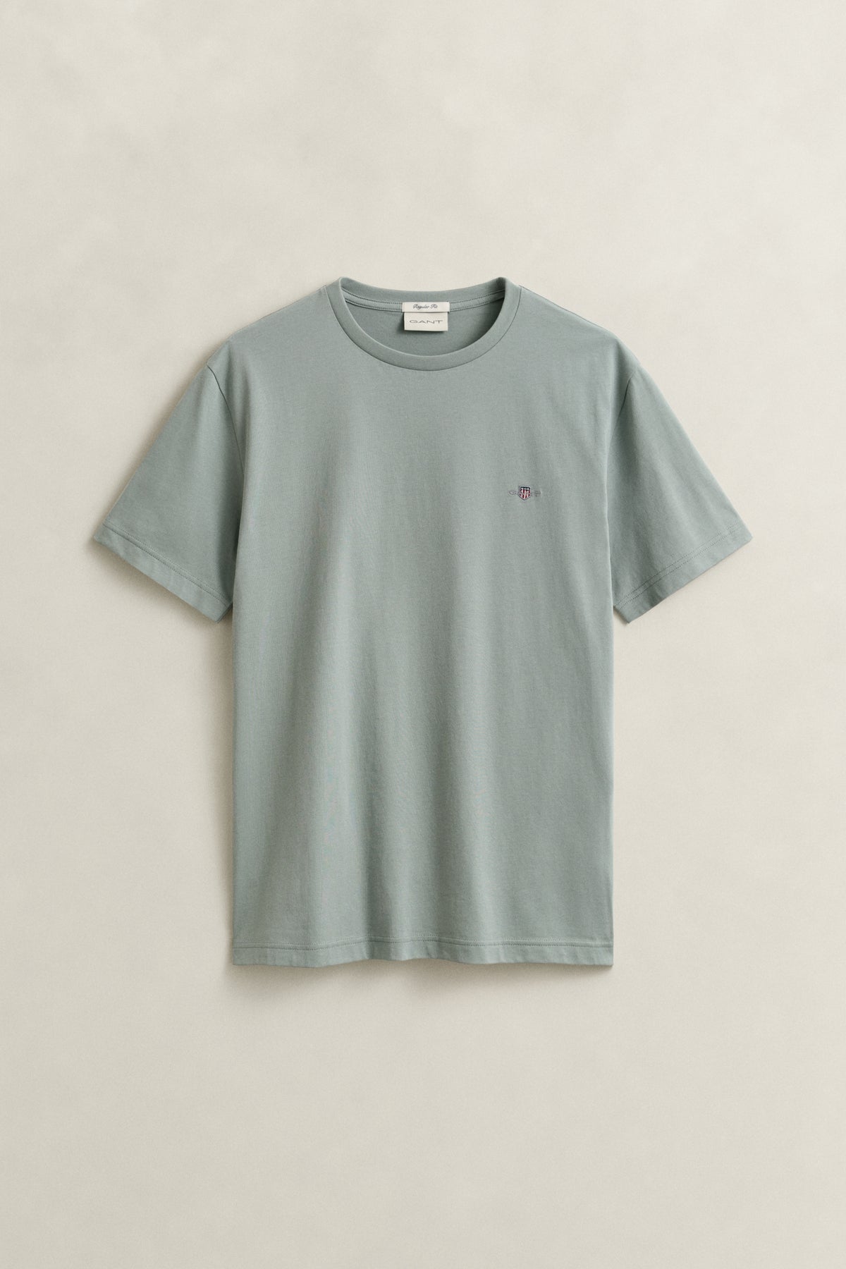 CERAMIC GREY, Shield T-Shirt, FLAT-LAY BY GANT AU.