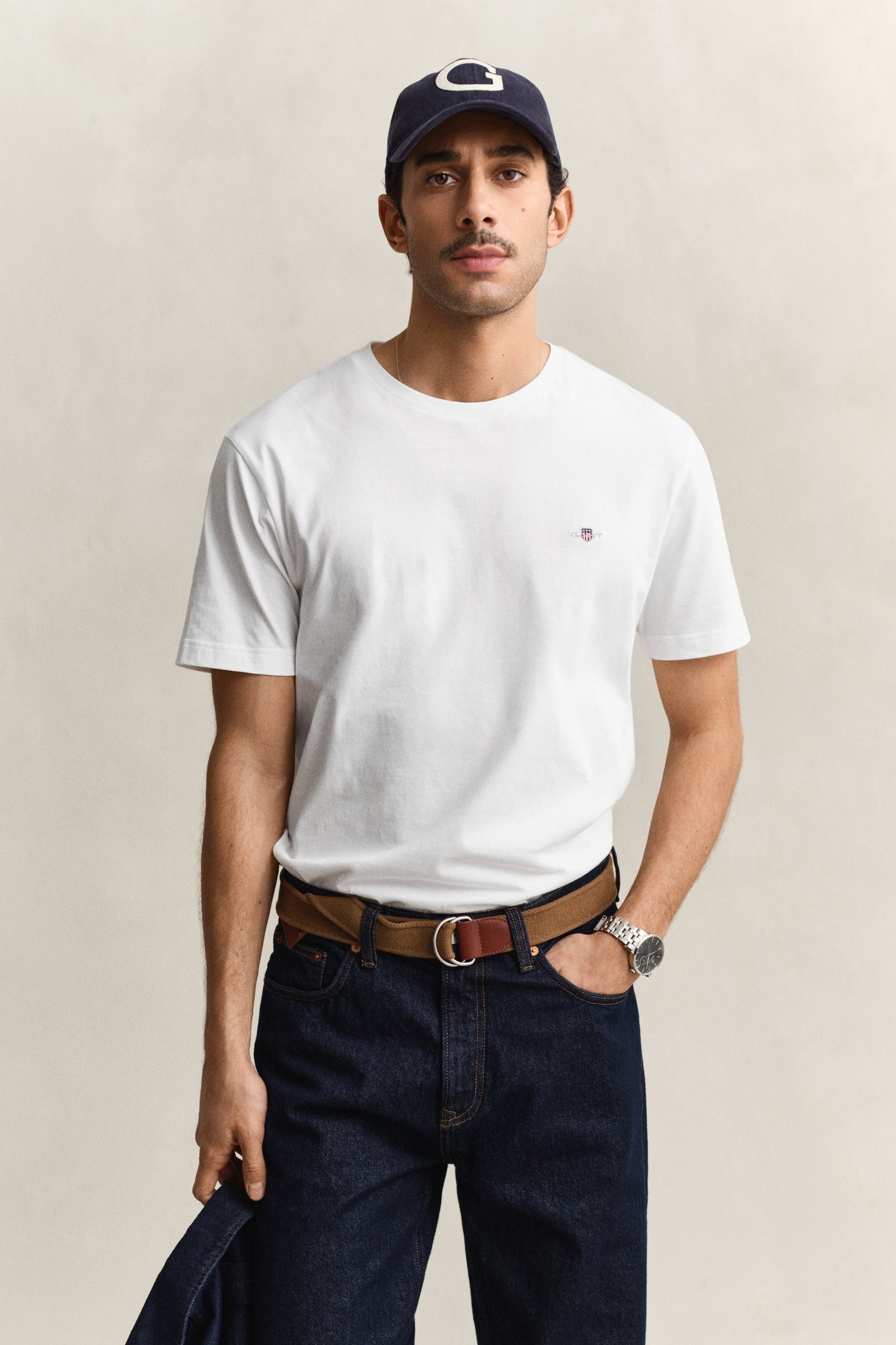 WHITE, Shield T-Shirt, FRONT-VIEW BY GANT AU.